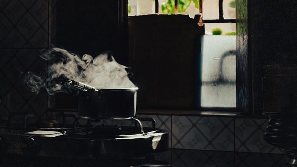 Top UK Kitchen Water Filters: Your Guide to Pure Hydration Excellence;196Maximize Your Kitchen Utility with a Retractable Stovetop: Enhance Counter Space Effortlessly!